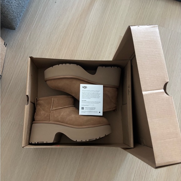 NWT NEW Ugg Classic Ultra Mini New Heights Platform Boot in Chestnut - Picture 4 of 8
